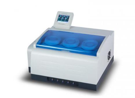 Prueba de propiedades de envases de plastico. El analizador de permeabilidad de vapor de agua de tres cámaras de prueba que utiliza un sensor infrarrojo es el probador de tasa de trasnmisión de vapor de agua de mayor precisión y cumple con el estándar ASTM F1249.